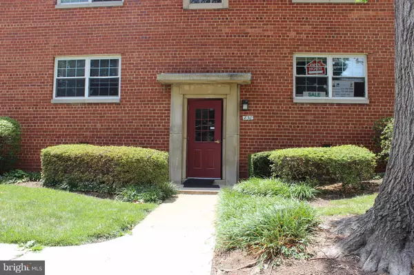 Arlington, VA 22204,830 GREENBRIER ST #2