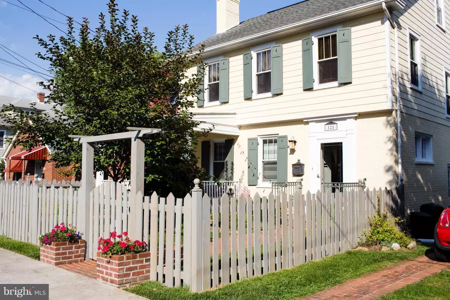 128 SHIRLEY ST, Winchester, VA 22601