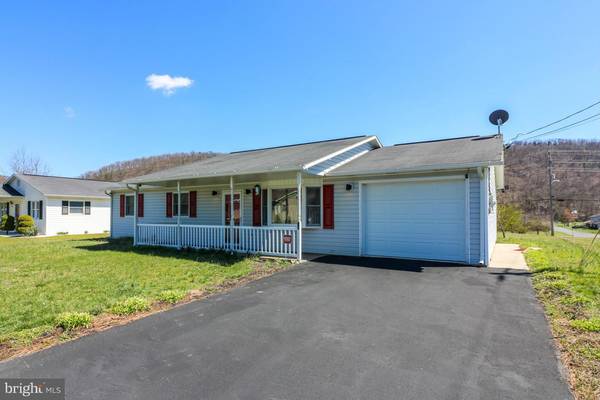 10 NORTH HUMMINGBIRD ST, Keyser, WV 26726