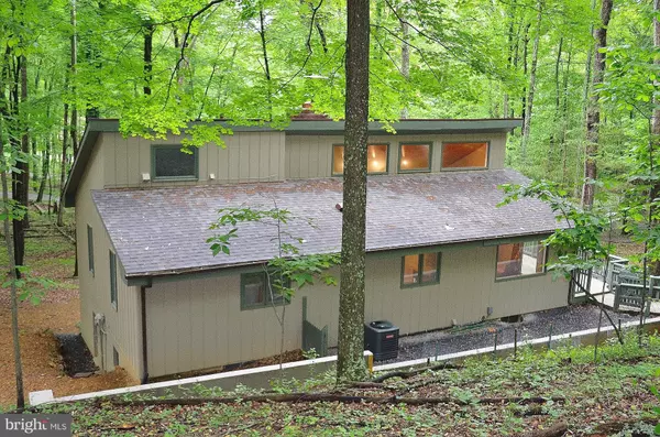 Berkeley Springs, WV 25411,95 DOGWOOD LN