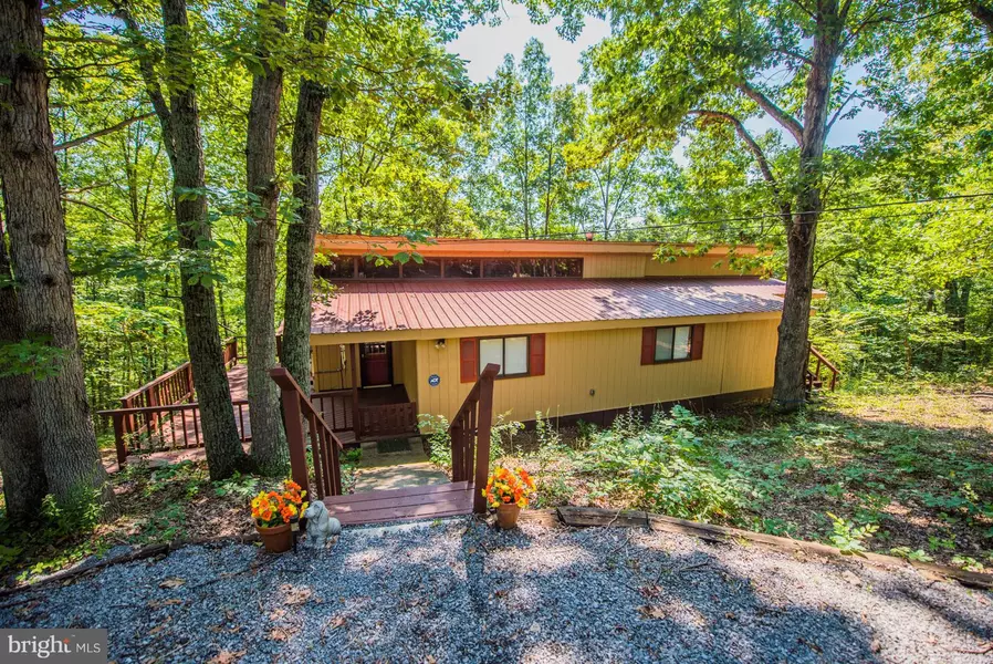 116 HICKORY HOLLOW ROAD, Berkeley Springs, WV 25411