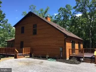 Berkeley Springs, WV 25411,133 KEY PINE LN