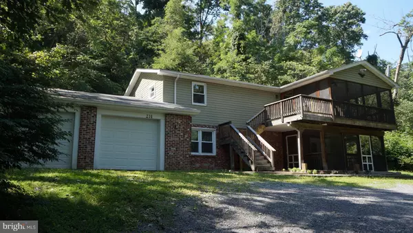 216 ENGLISH MUFFIN LN, Berkeley Springs, WV 25411