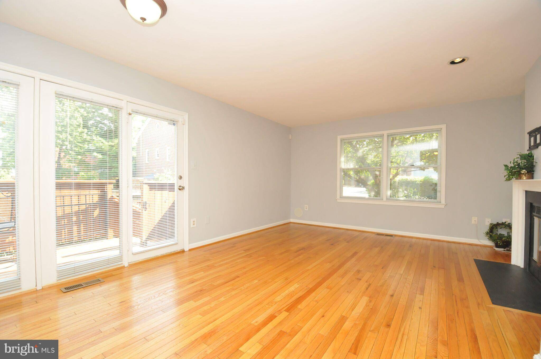 Arlington, VA 22201,1123-B STUART ST N