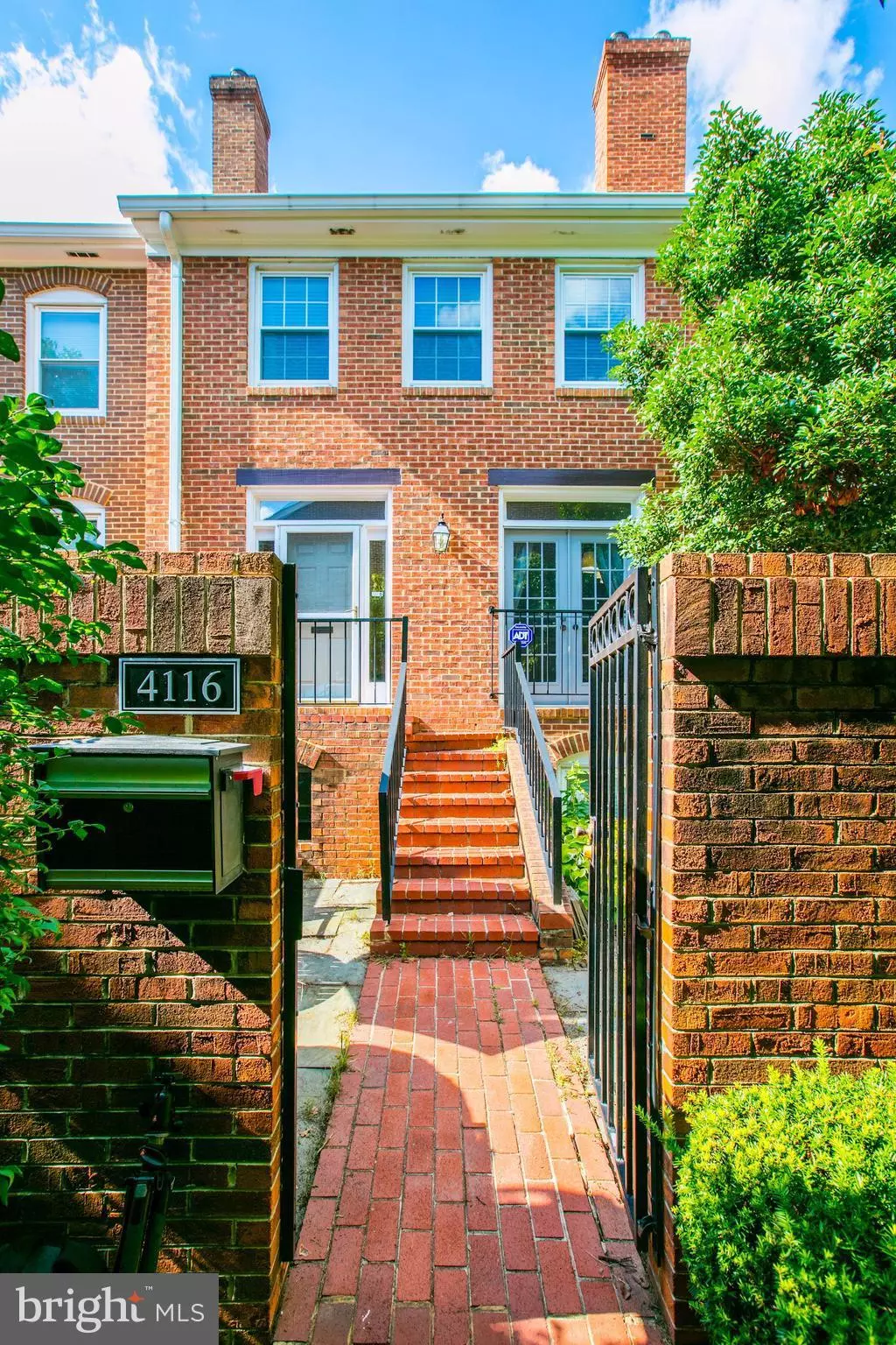 Arlington, VA 22201,4116 11TH ST N