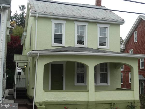 52 BROAD ST N, Waynesboro, PA 17268