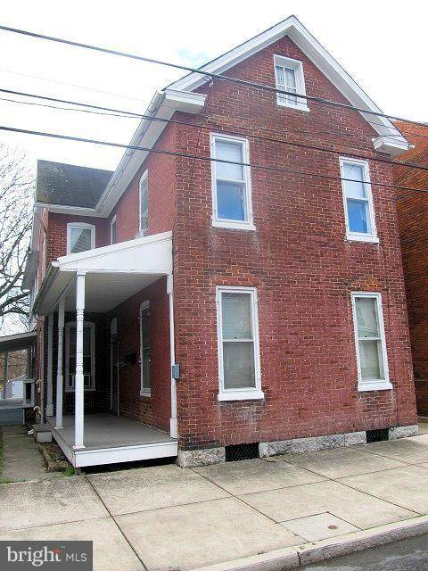 322 QUEEN ST E, Chambersburg, PA 17201