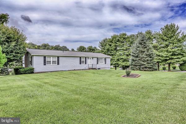 8396 OXFORD CIR, Waynesboro, PA 17268