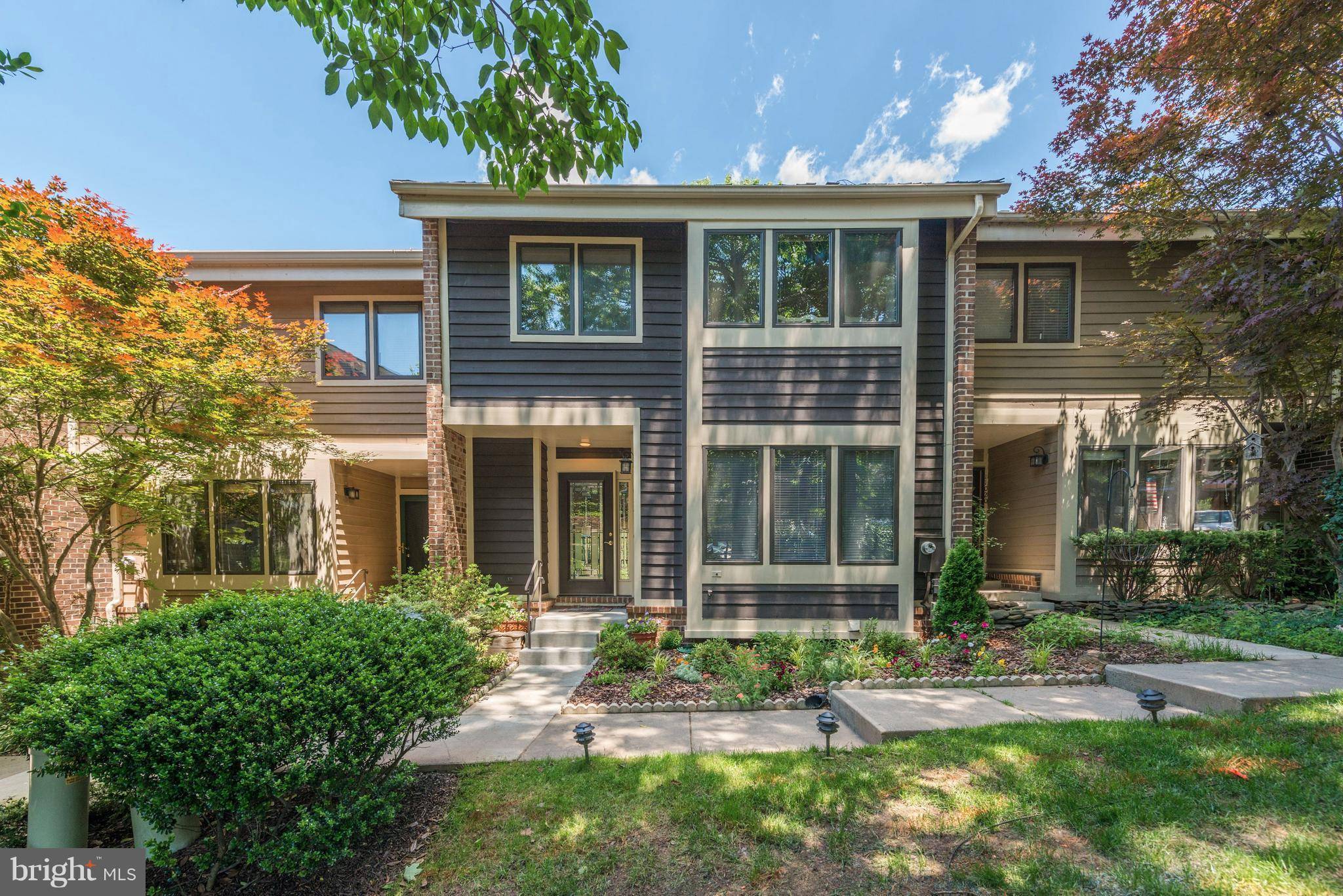 Reston, VA 20191,11022 THRUSH RIDGE RD