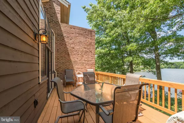 Reston, VA 20191,11022 THRUSH RIDGE RD