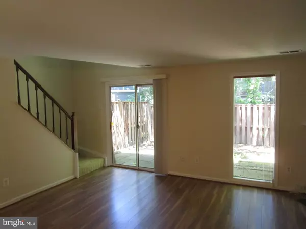 Reston, VA 20191,2049 WHISPERWOOD GLEN LN