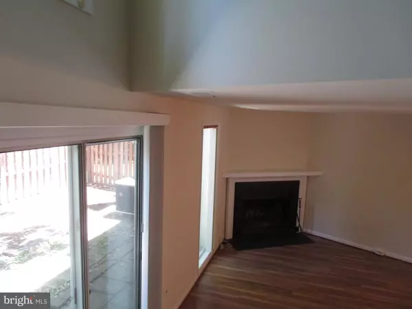 Reston, VA 20191,2049 WHISPERWOOD GLEN LN