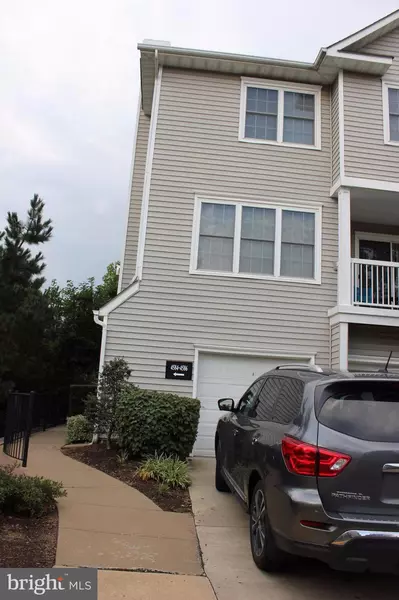 4584 SUPERIOR SQ, Fairfax, VA 22033