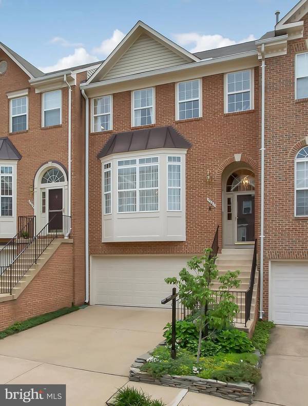 5267 COZY GLEN LN, Alexandria, VA 22312