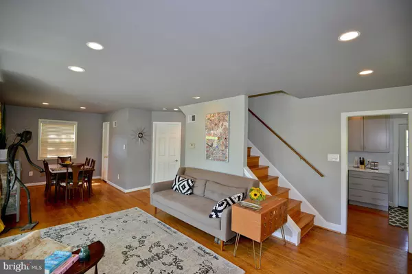 Alexandria, VA 22307,6702 CAVALIER DR