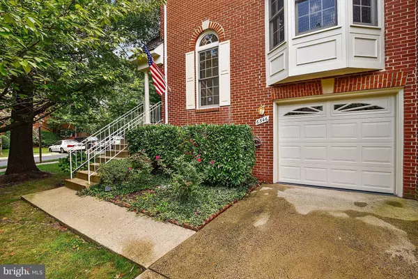 6346 CROOKED OAK LN, Falls Church, VA 22042