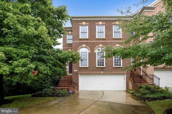 7108 POINT REPLETE CIR, Fort Belvoir, VA 22060