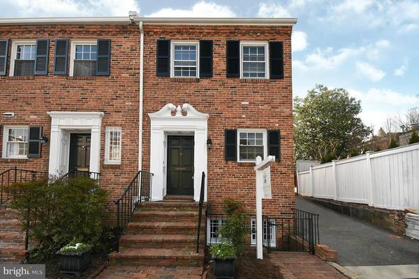 3422 DENT PL NW, Washington, DC 20007