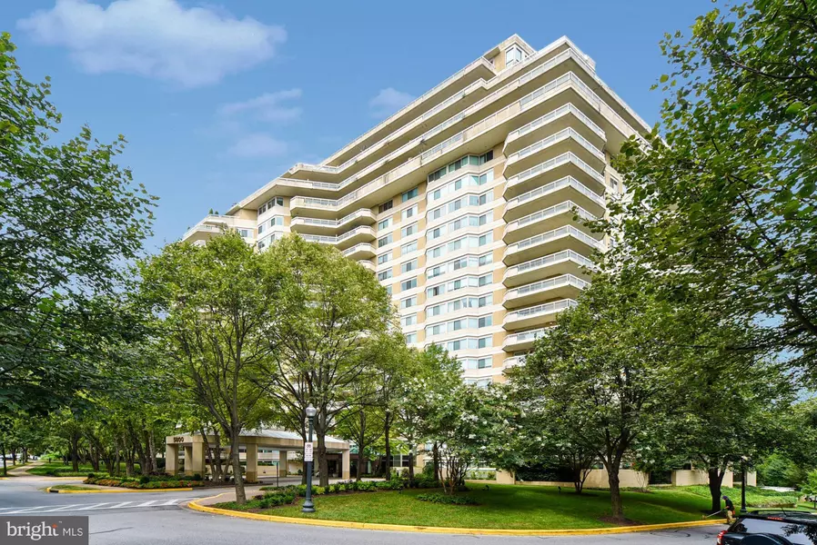 5600 WISCONSIN AVE #PH-18A, Chevy Chase, MD 20815