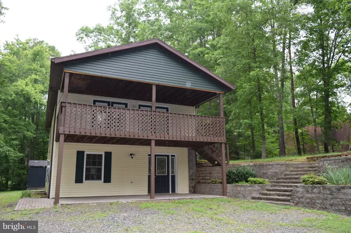 Louisa, VA 23093,40 LAKESHORE DR N