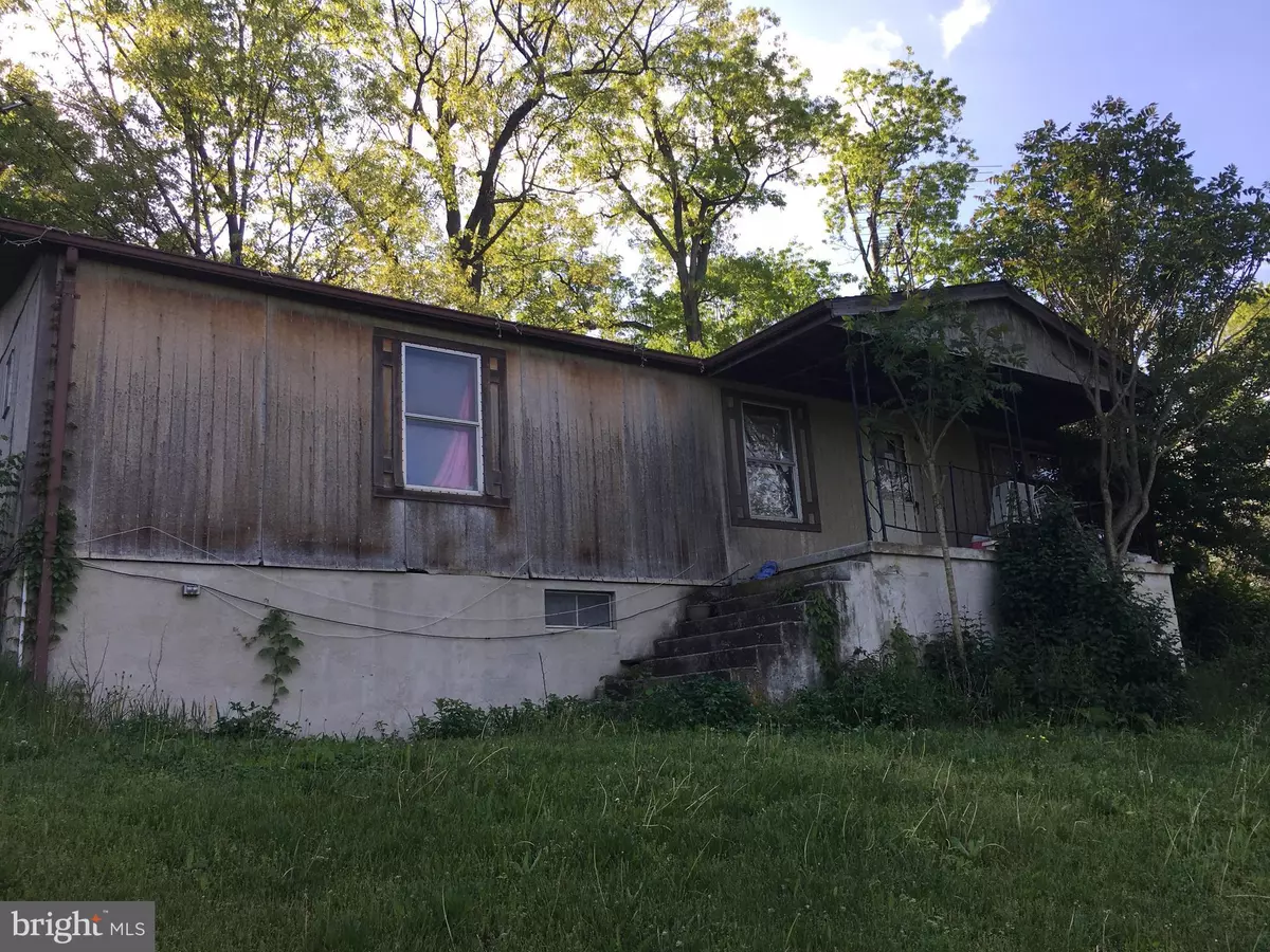 Bunker Hill, WV 25413,383 DOLLAR LN