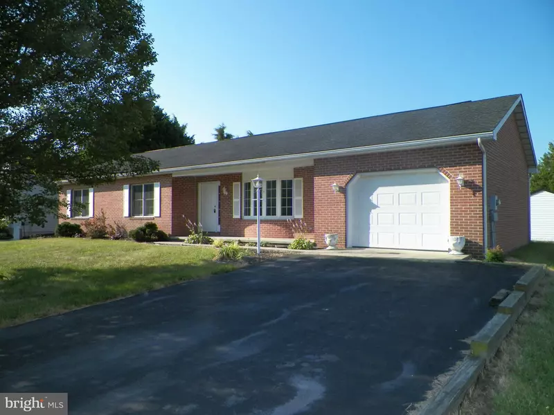 95 MEADOWBROOK DR, Martinsburg, WV 25401