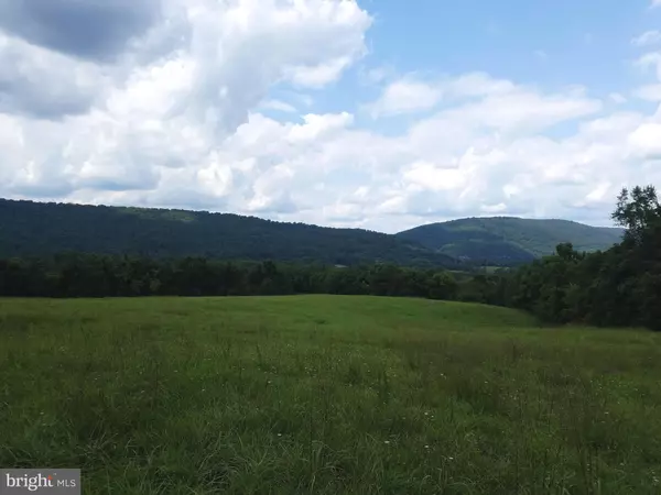 Purcellville, VA 20132,BETWEEN THE HILLS