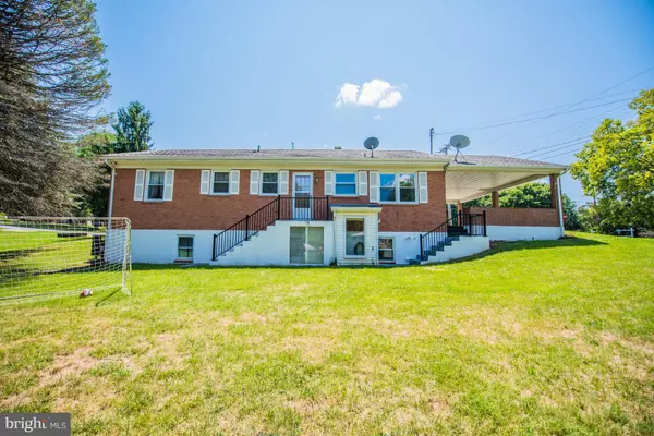 Front Royal, VA 22630,902 BRAXTON RD