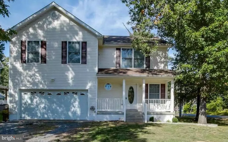 11 1ST ST, Colonial Beach, VA 22443