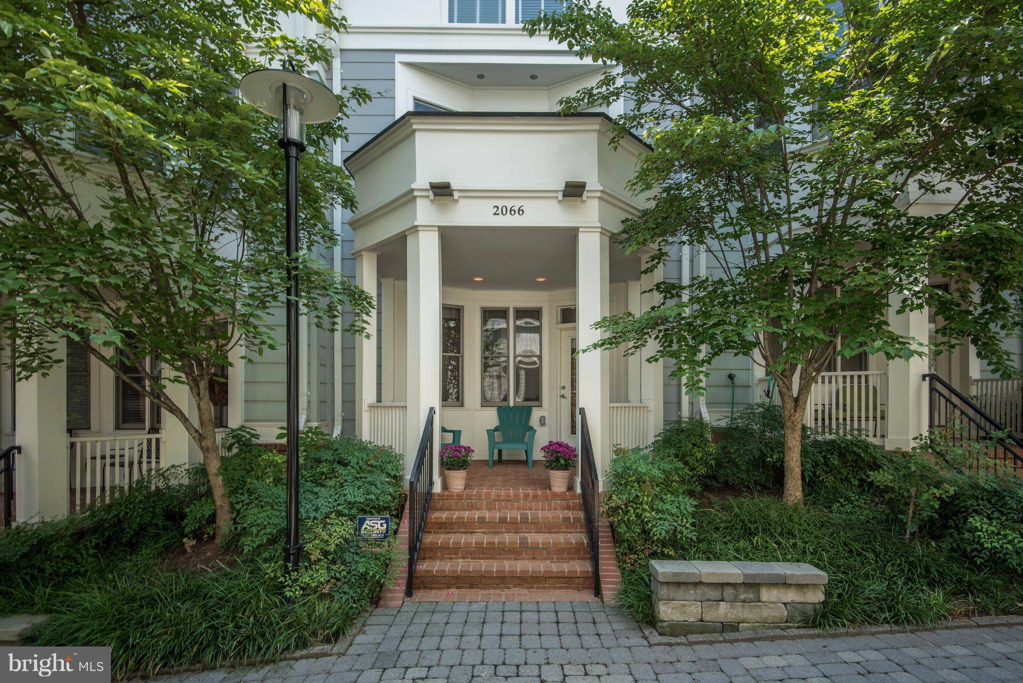 2066 OAKLAND ST N, Arlington, VA 22207