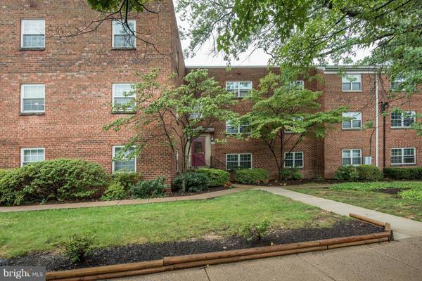 Arlington, VA 22204,5224 8TH RD S #7