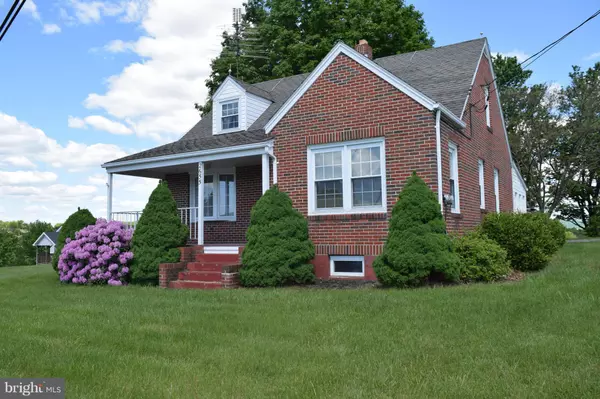 2655 MARTINSBURG ROAD, Berkeley Springs, WV 25411