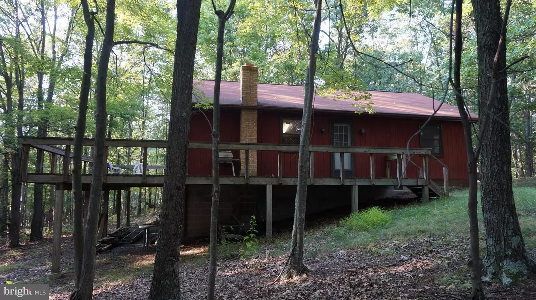 44 GIVENS LN, Berkeley Springs, WV 25411