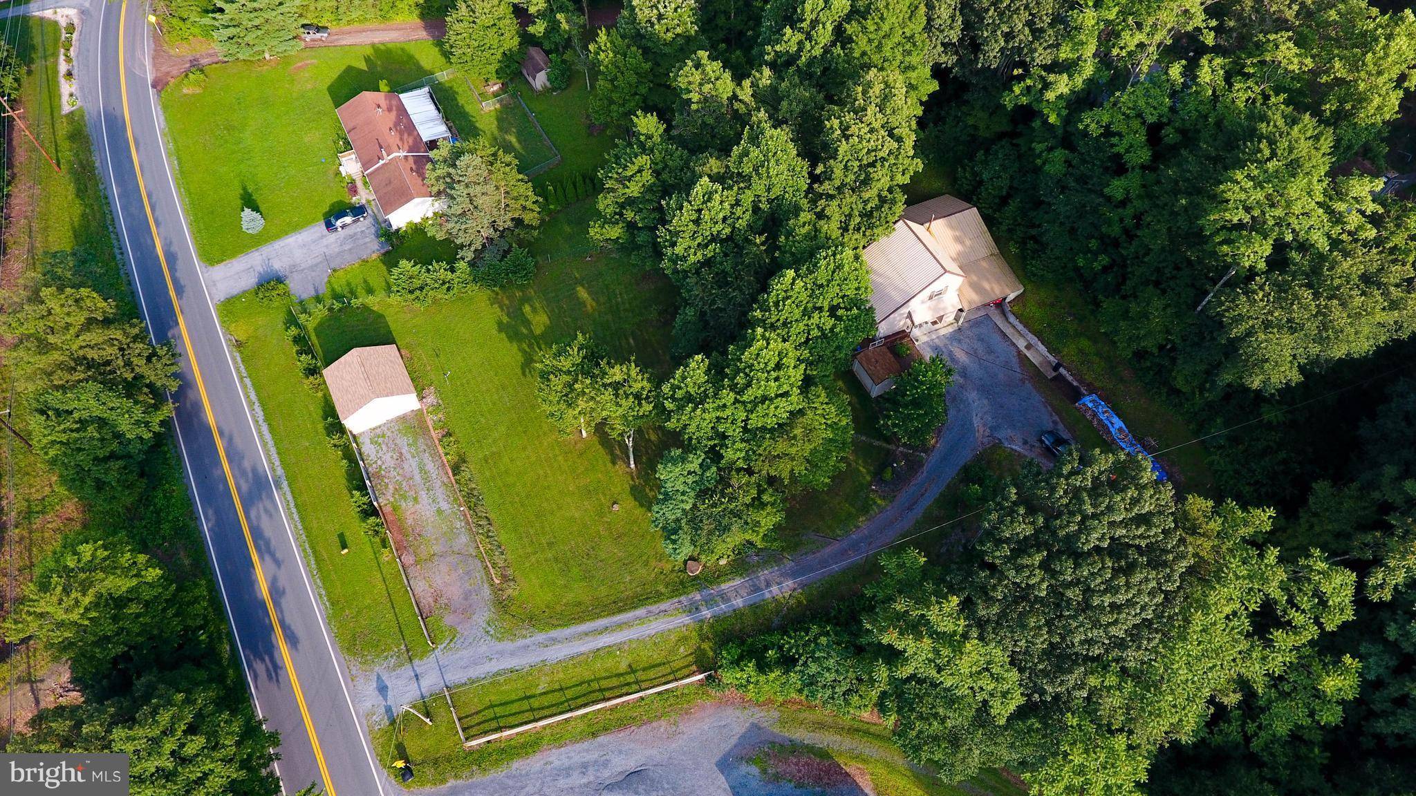 Hedgesville, WV 25427,8736 MARTINSBURG RD