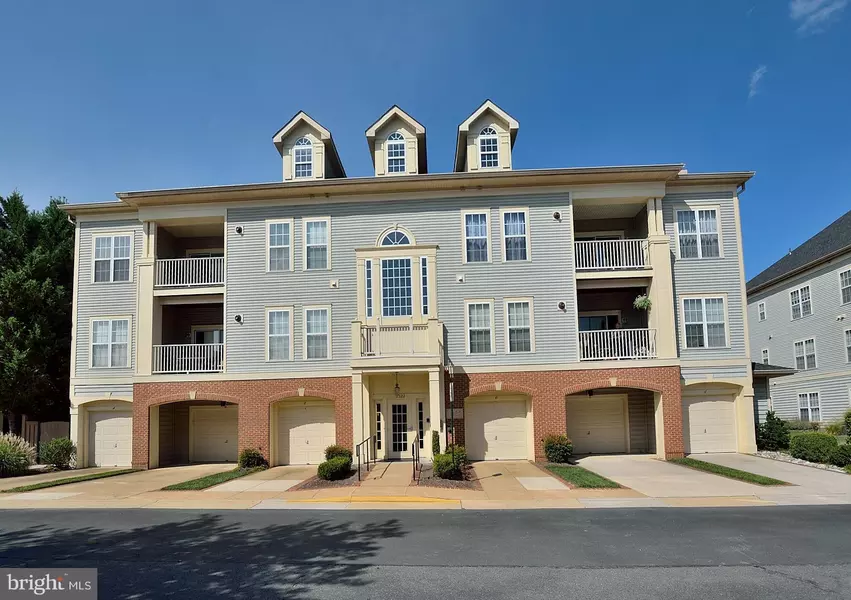 11322 WESTBROOK MILL LN #102, Fairfax, VA 22030