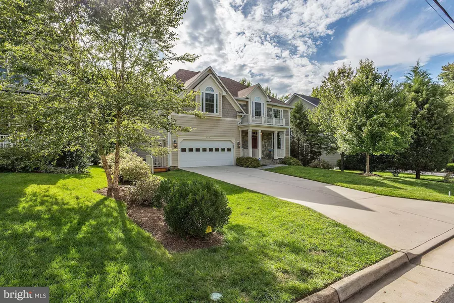 2216 GLENHEATHER DR, Falls Church, VA 22043