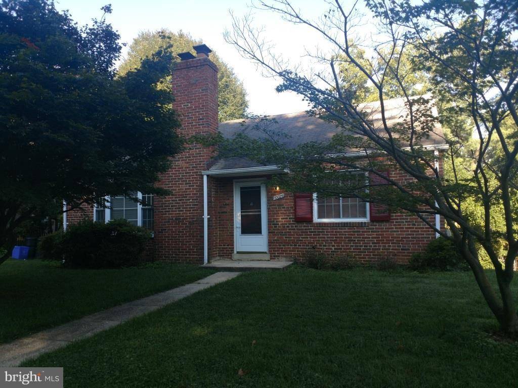 10024 CEDAR LN E, Kensington, MD 20895