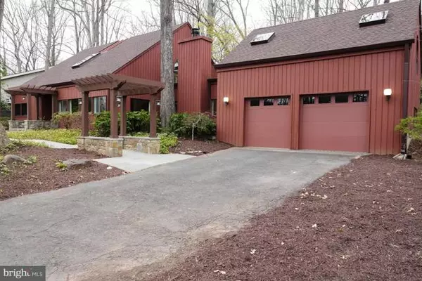 Reston, VA 20191,1941 UPPER LAKE DR