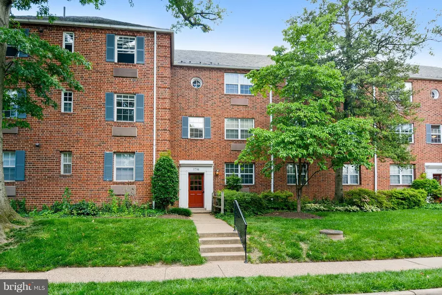 1716 ABINGDON DR #103, Alexandria, VA 22314