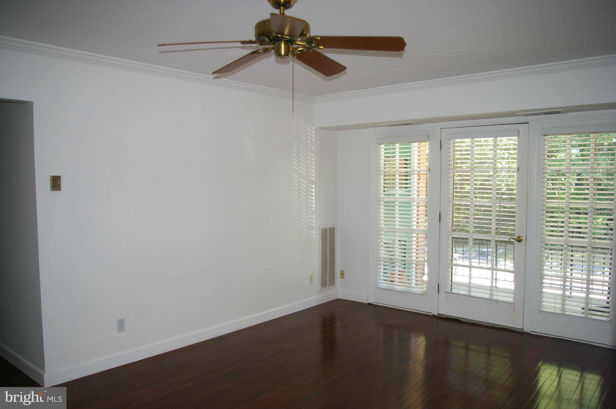 Fairfax, VA 22031,3814 LYNDHURST DR #304