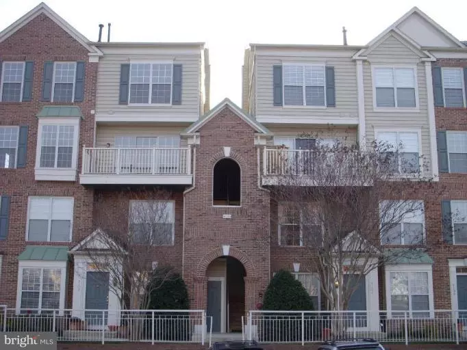 4105 LEXINGTON CT #303, Fairfax, VA 22030