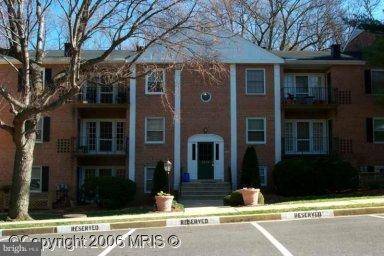 3915 LYNDHURST DR #303, Fairfax, VA 22031