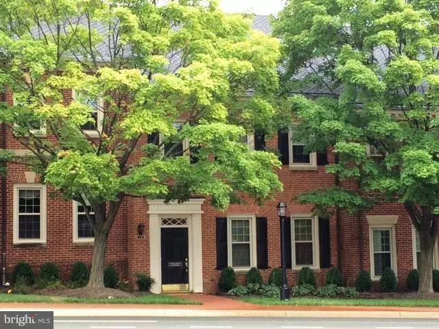 Fairfax, VA 22030,4161 CHAIN BRIDGE RD