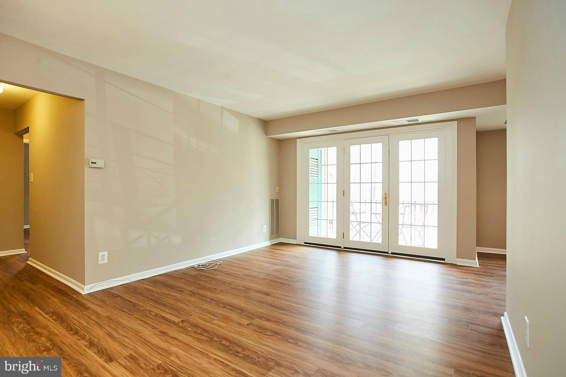Fairfax, VA 22031,3874 LYNDHURST DR #204