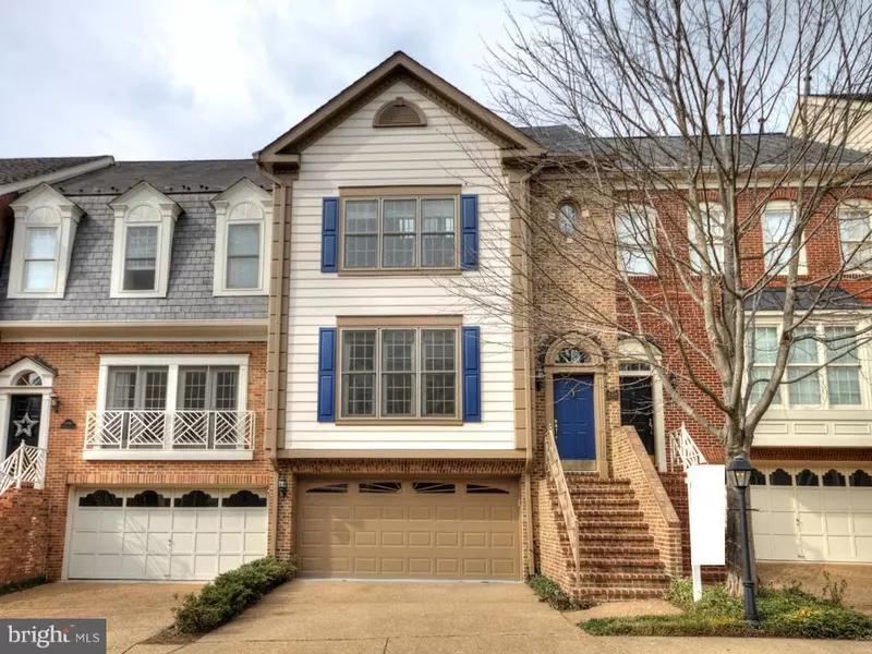 10446 BRECKINRIDGE LN, Fairfax, VA 22030