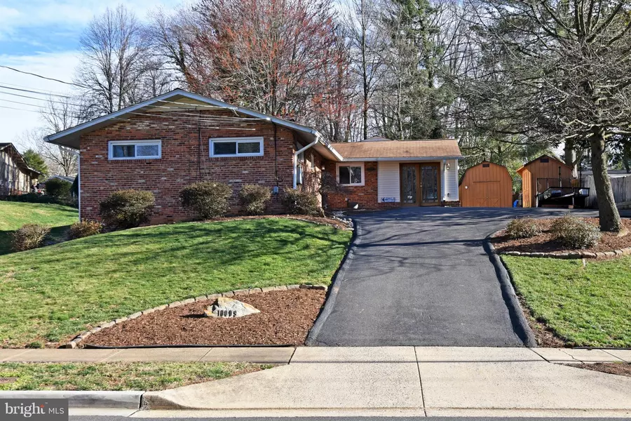 10009 SPRING LAKE TER, Fairfax, VA 22030