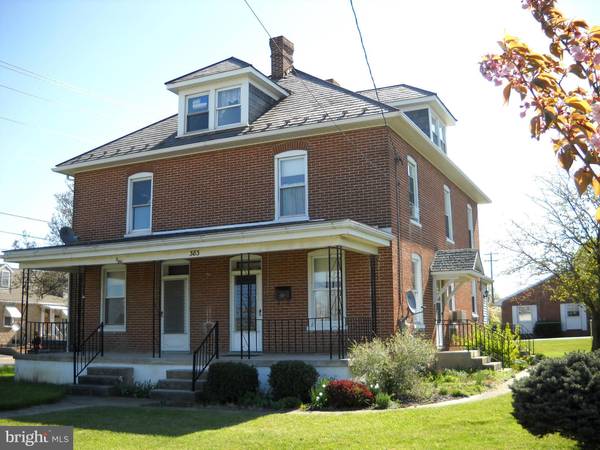 383-/385 WASHINGTON ST N, Greencastle, PA 17225