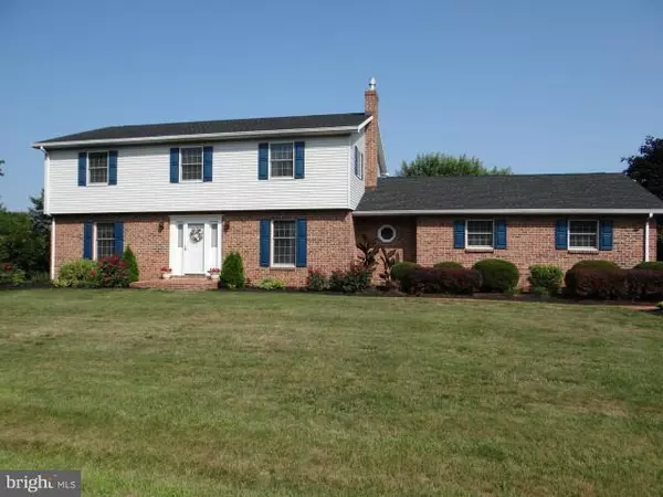 3569 EAGLE DR, Chambersburg, PA 17202