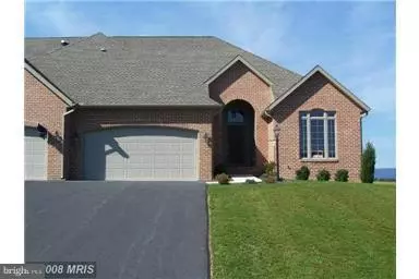 3210 BALTUSROL DR, Chambersburg, PA 17202