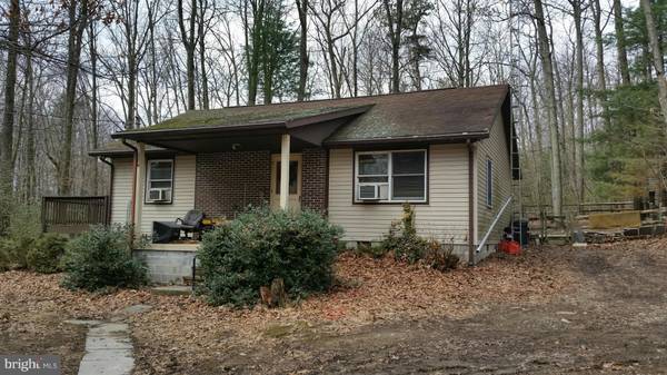 3327 STRANG RD, Fayetteville, PA 17222